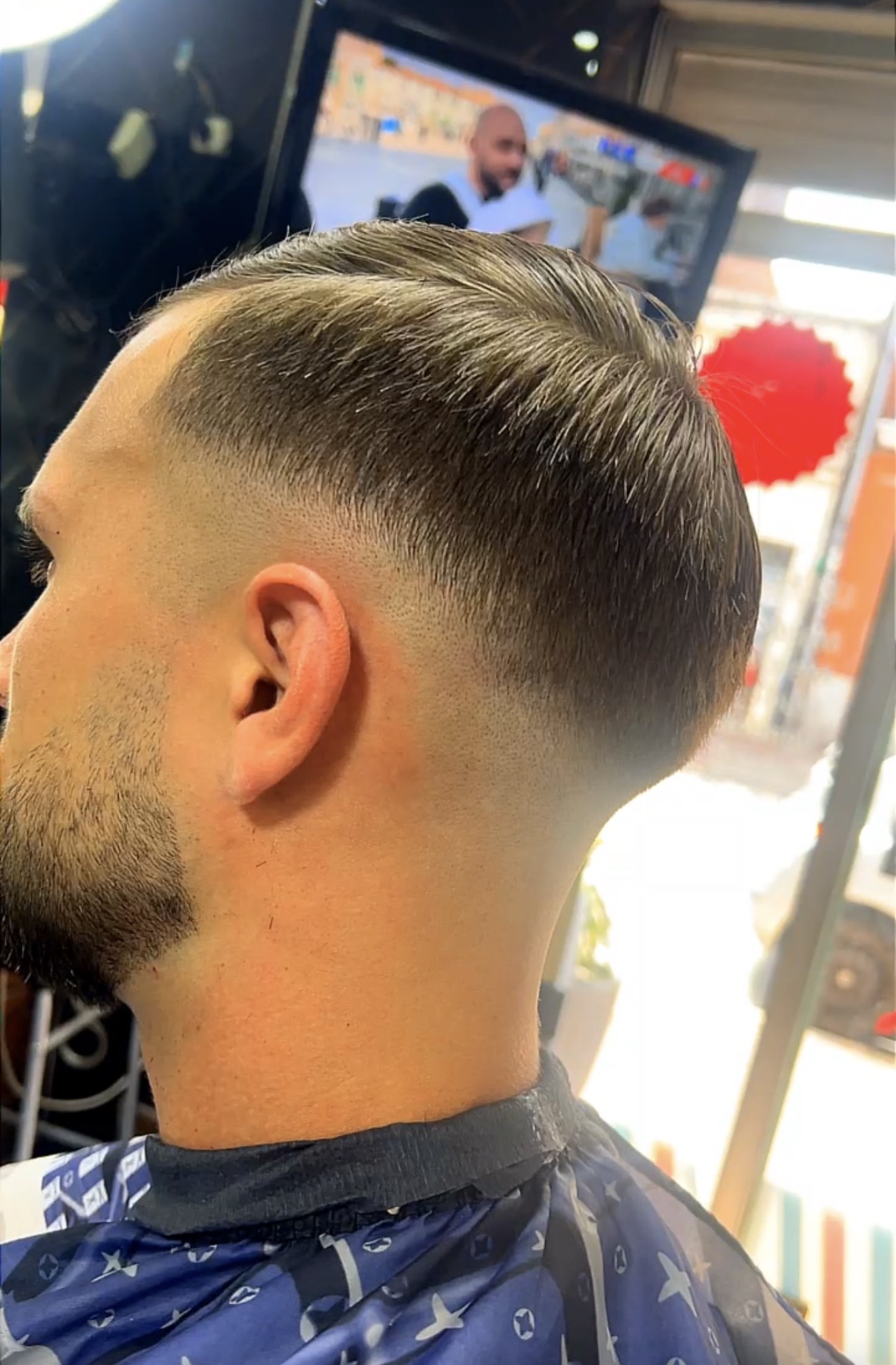 Réalisation coupe et style au salon Haircut Lille 2